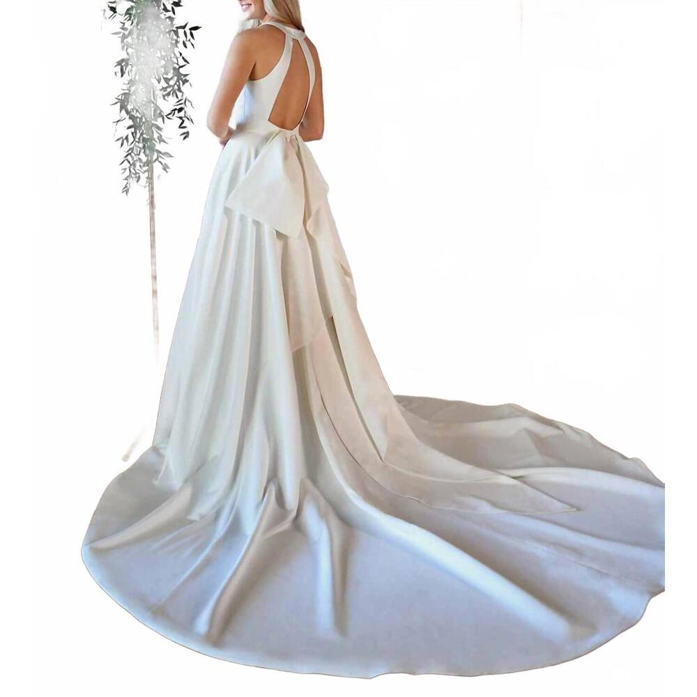 NEW STELLA YORK simple wedding gown with keyhole back & bow detail in shades of - Picture 3 of 3
